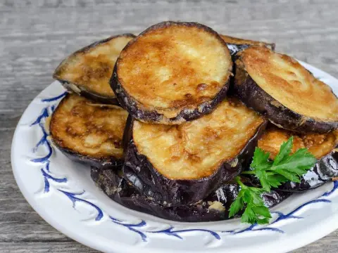 Berenjenas fritas crujientes - El secreto para que no queden aceitosas