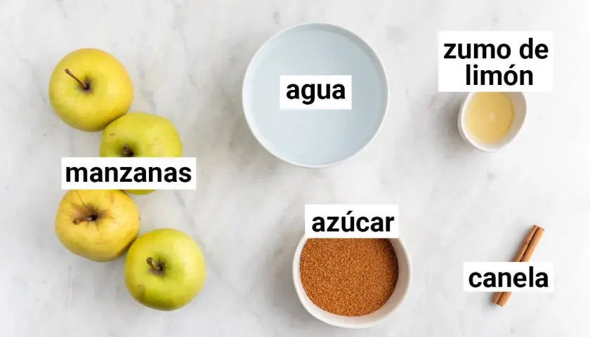 Ingredientes para compota de manzana: manzanas, agua, azúcar, zumo de limón y canela.