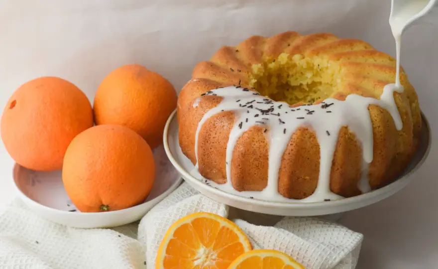 Bizcocho de naranja y yogur, tierno y fácil de repetir