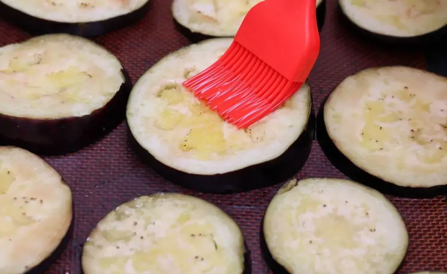 Berenjenas al horno tiernas y doradas sin exceso de aceite
