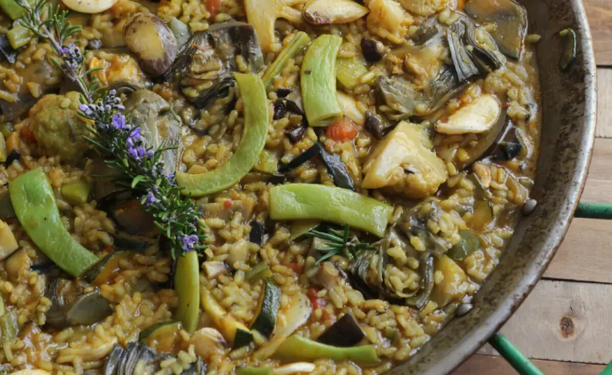 Paella de Verduras Perfecta - Arroz Suelto y Sabor Mediterráneo
