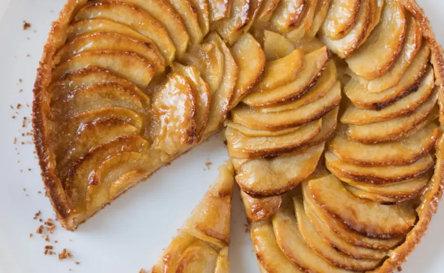 Tarta de manzana crujiente y sin fondo húmedo