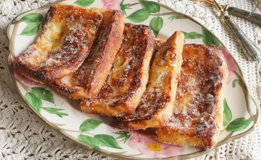 Torrijas en freidora de aire doradas y jugosas