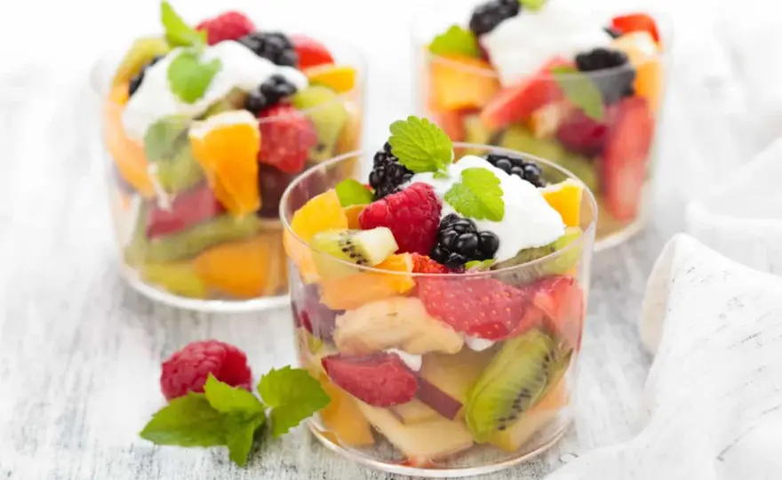 Cómo hacer una macedonia de frutas fresca y jugosa