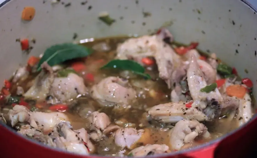 Estofado de Pollo Perfecto - El Secreto de una Salsa Tierna