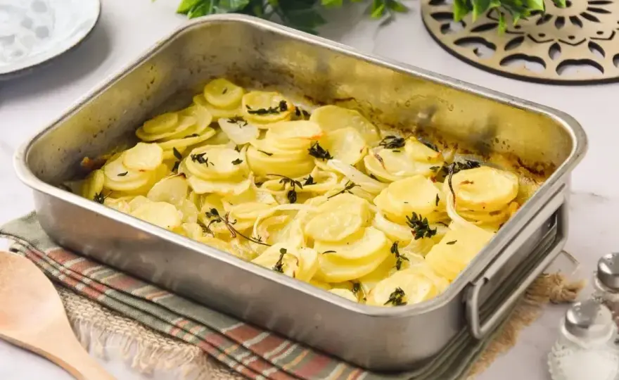Patatas a lo pobre melosas, con el truco para que salgan perfectas