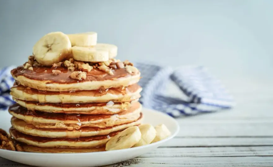 Tortitas de plátano en 10 minutos, tiernas y doradas