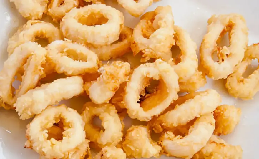 Calamares a la andaluza crujientes y tiernos en 3 pasos