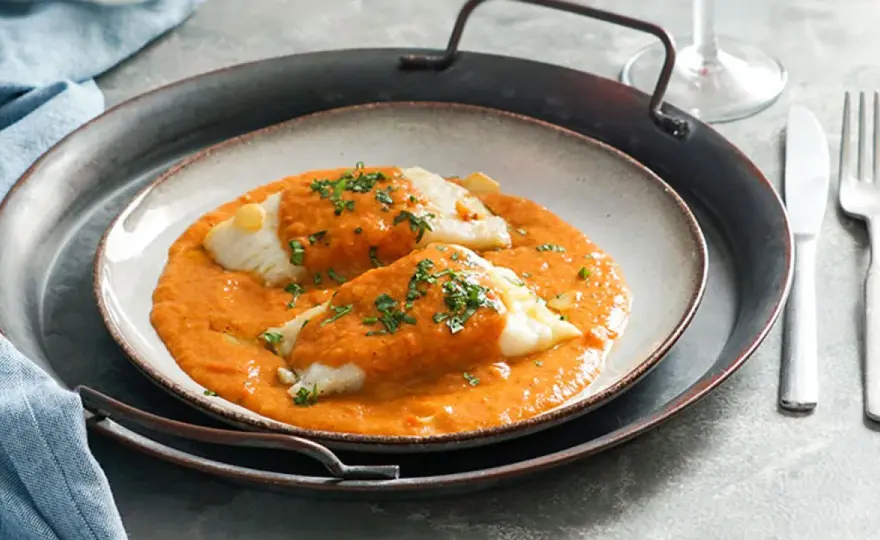 Bacalao a la vizcaína con salsa de pimiento choricero